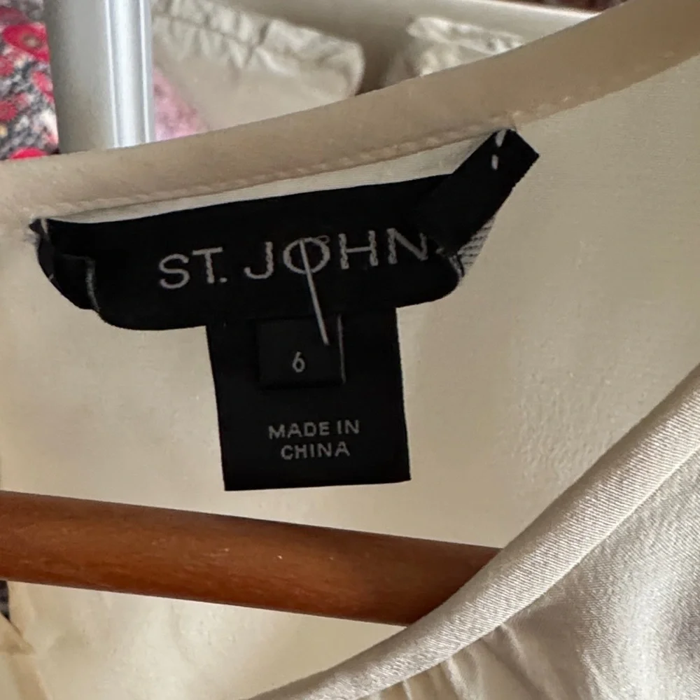 St. John Cream Sleeveless Blouse - Picture 2 of 3